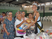 Instituto Portal Messejana doa alimentos para uma entidade social